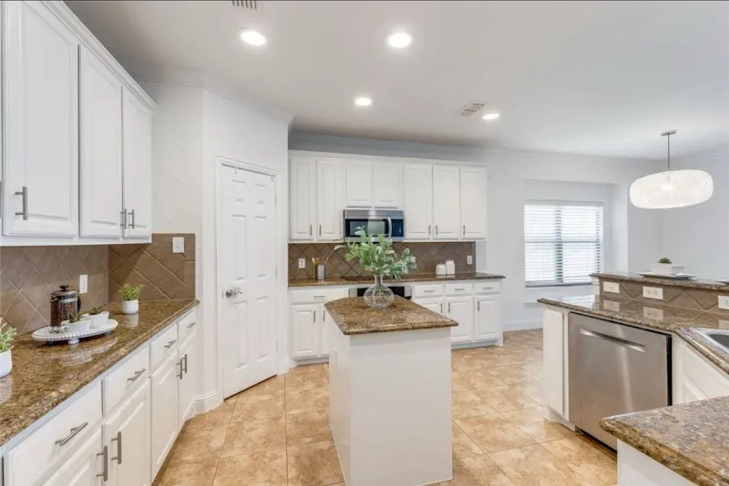 Sober Living Houses for Men & Women - Photo 3