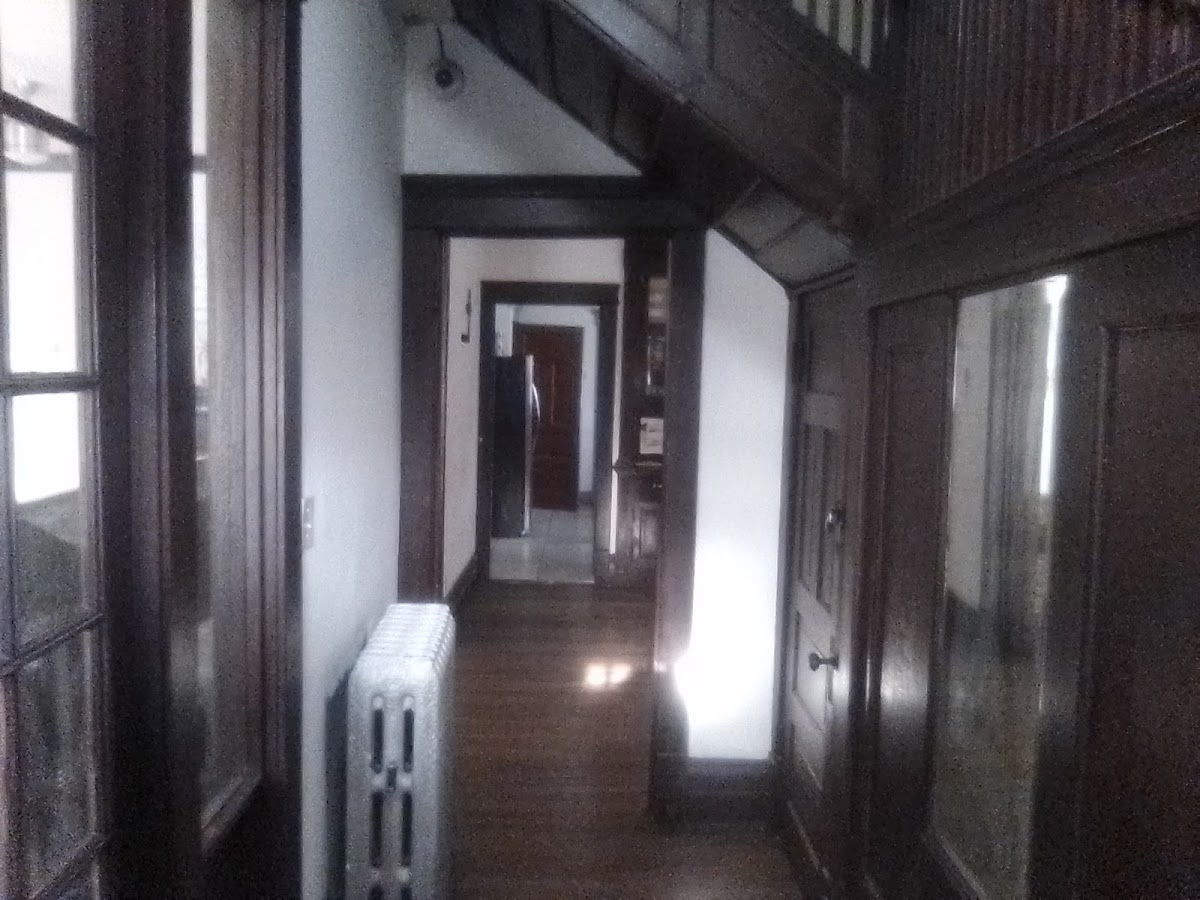 Henry's Sober Living House - Photo 6