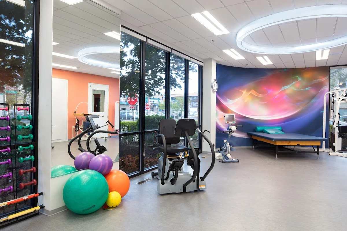 Astoria Place Living & Rehab Center - Photo 2