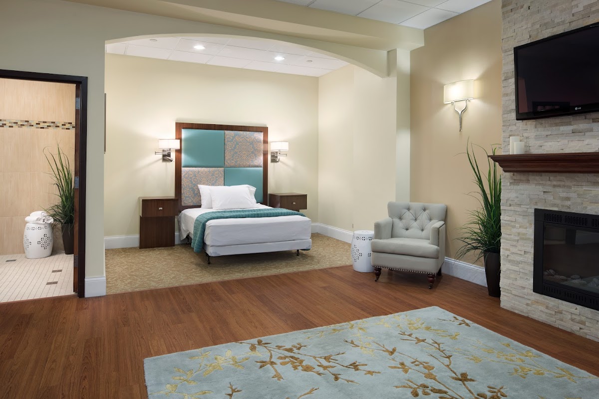 Astoria Place Living & Rehab Center - Photo 5