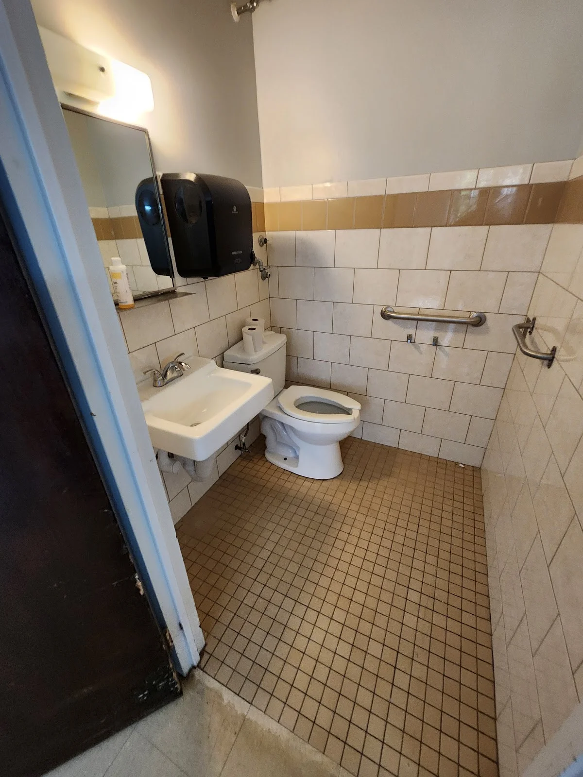 Kensington Place Nursing And Rehabilitation Center - Photo 5