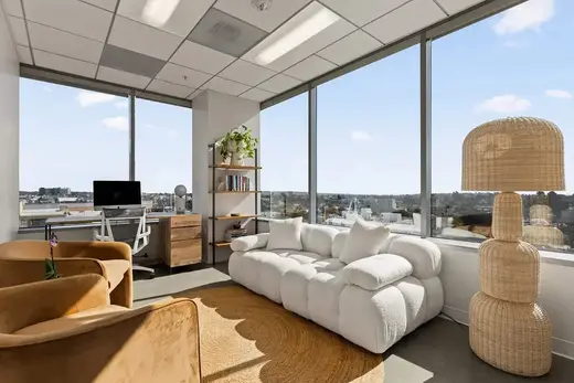 Bright, calming therapy room in Illinois